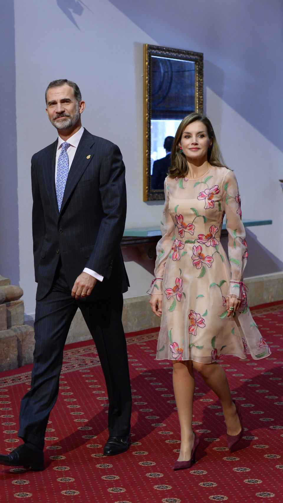 El rey Felipe VI y la reina Letizia, de Carolina Herrera.