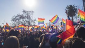 La bandera arcoiris simboliza la diversidad en la comunidad LGTB.