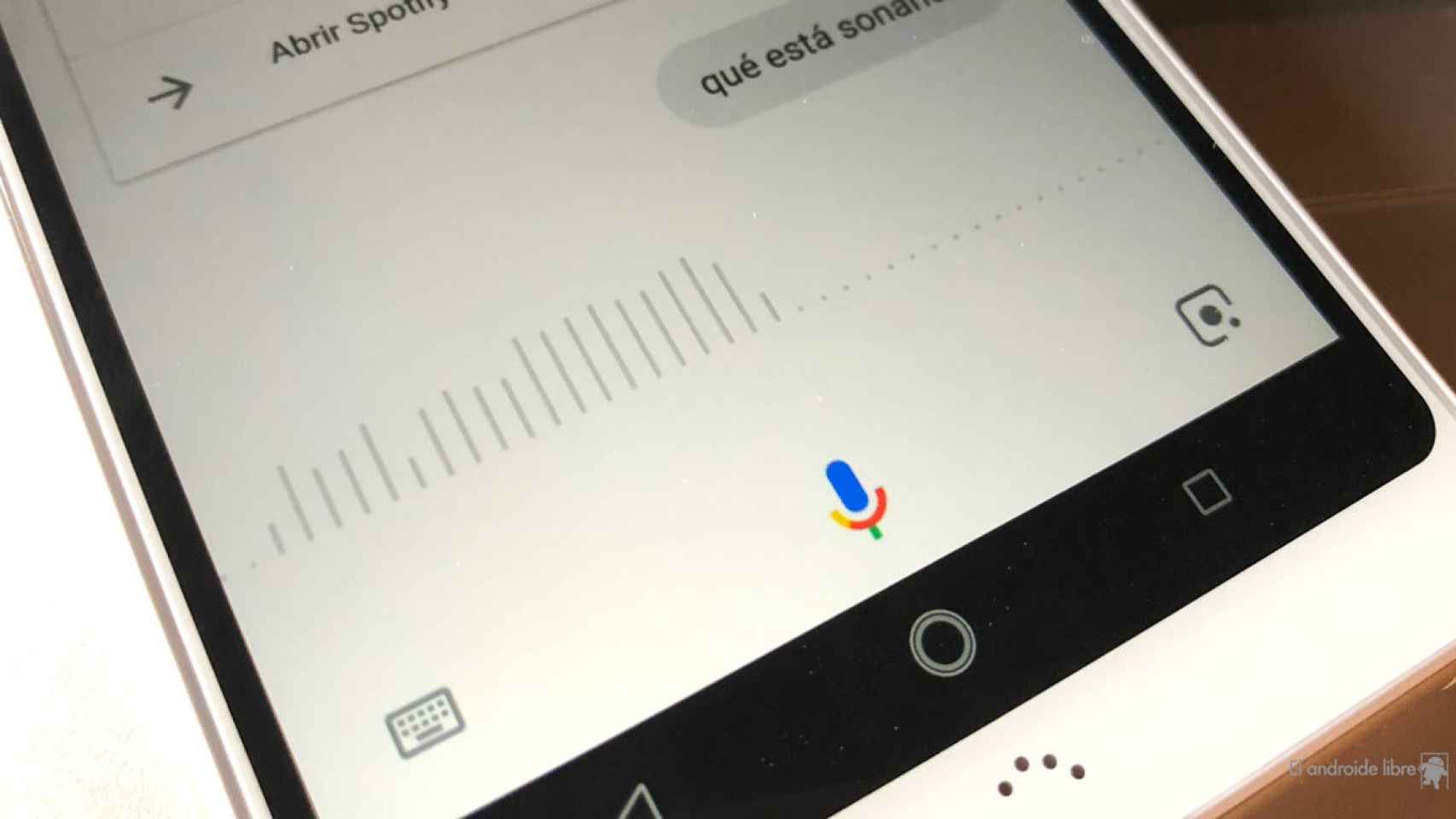 Google Assistant en español ya reconoce la música que está sonando