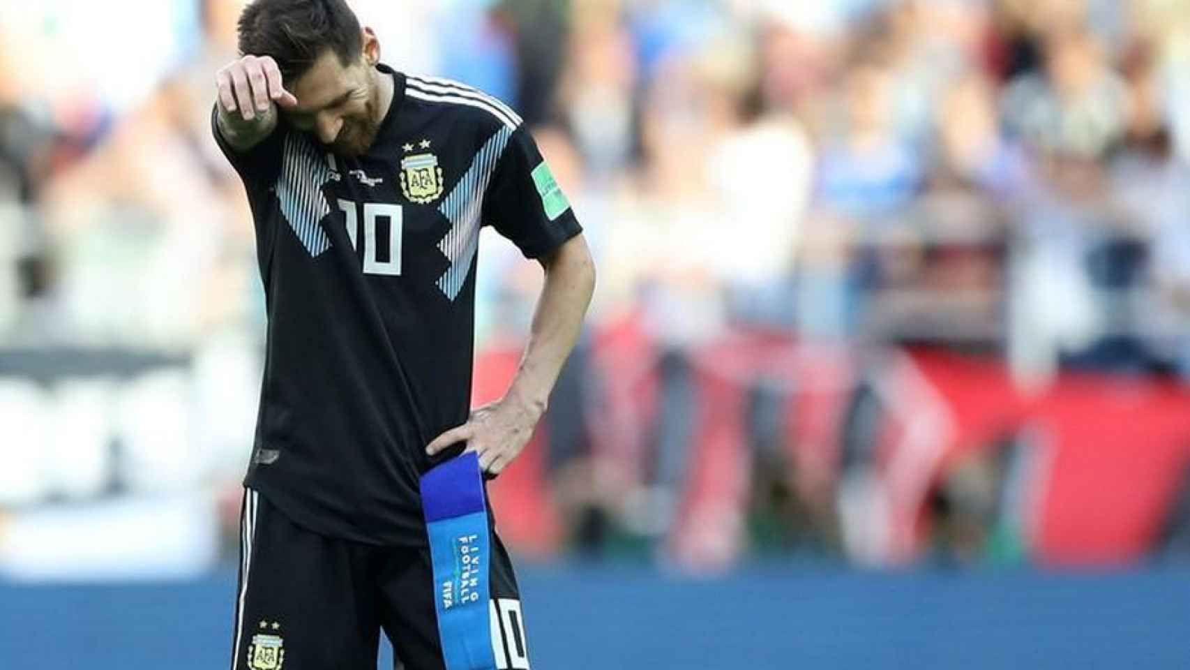 Messi al finalizar el partido contra Islandia.