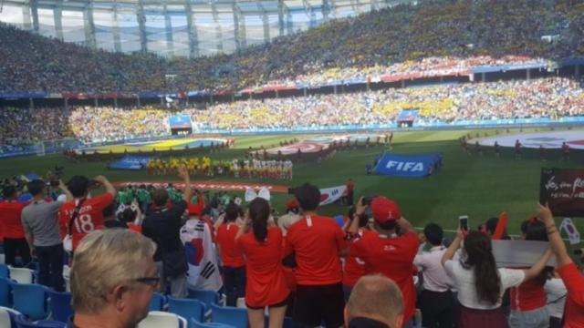 Los aficionados mexicanos animando a su selección. Foto. Twitter