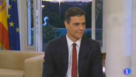 Pedro Sánchez, durante su primera entrevista en RTVE como presidente de Gobierno.