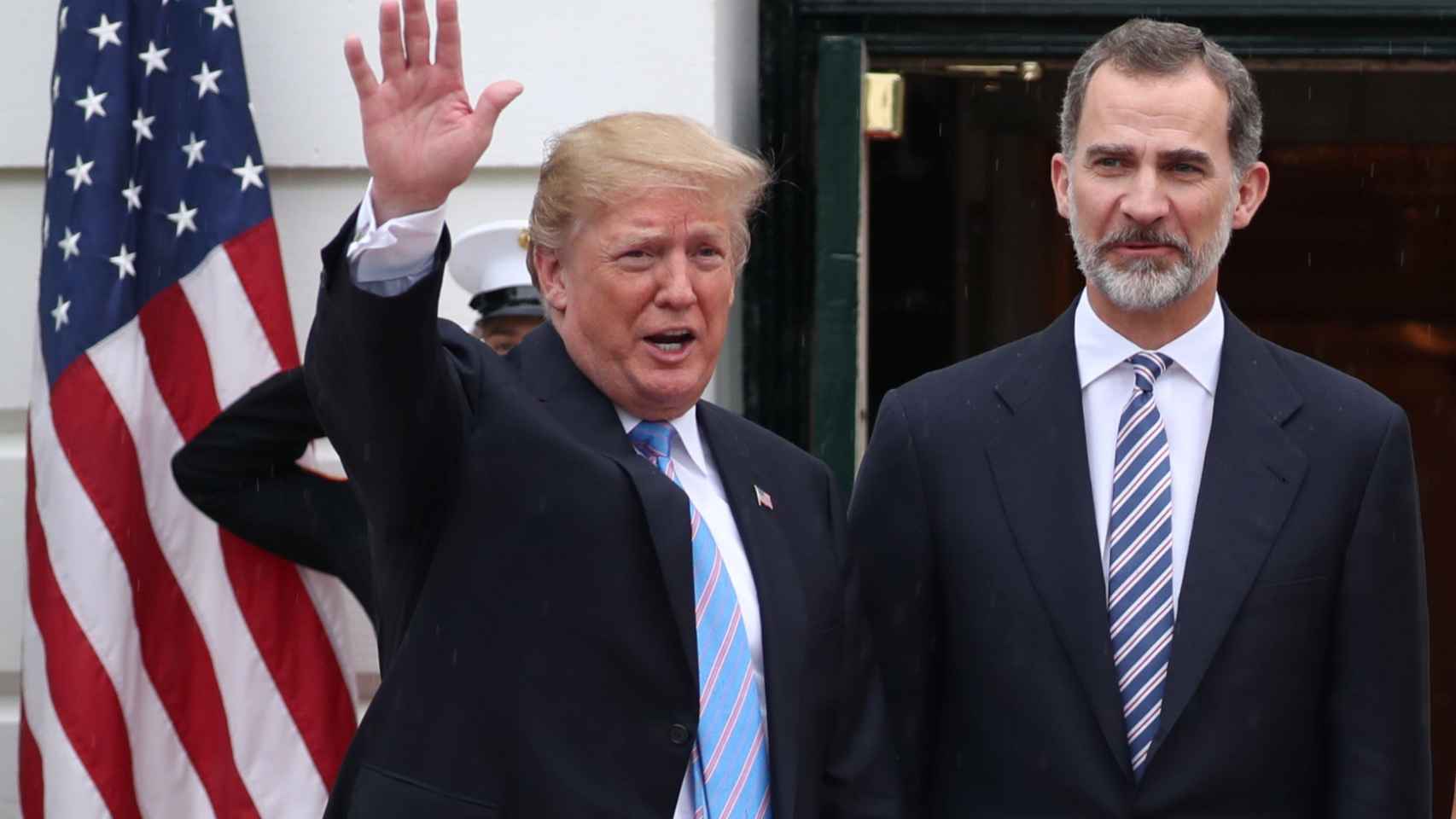 Felipe Vi y Donald Trump en su saludo a las puertas de la Casa Blanca.