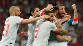 Los jugadores de España celebran uno de los goles ante Portugal.