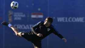 Mateo Kovacic controla el balón en un entrenamiento con Croacia. Foto: Instagram (@hns_cff)