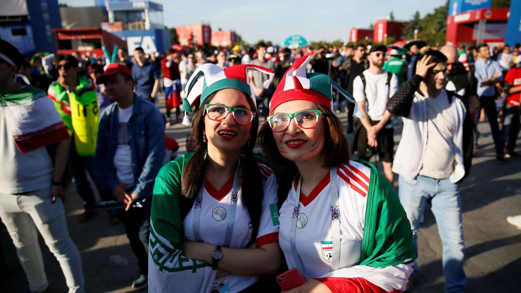 Aficionadas iraníes en la fan zone de Moscú.
