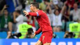 Cristiano Ronaldo anota su gol de falta ante España. Foto: Twitter (@fifaworldcup).