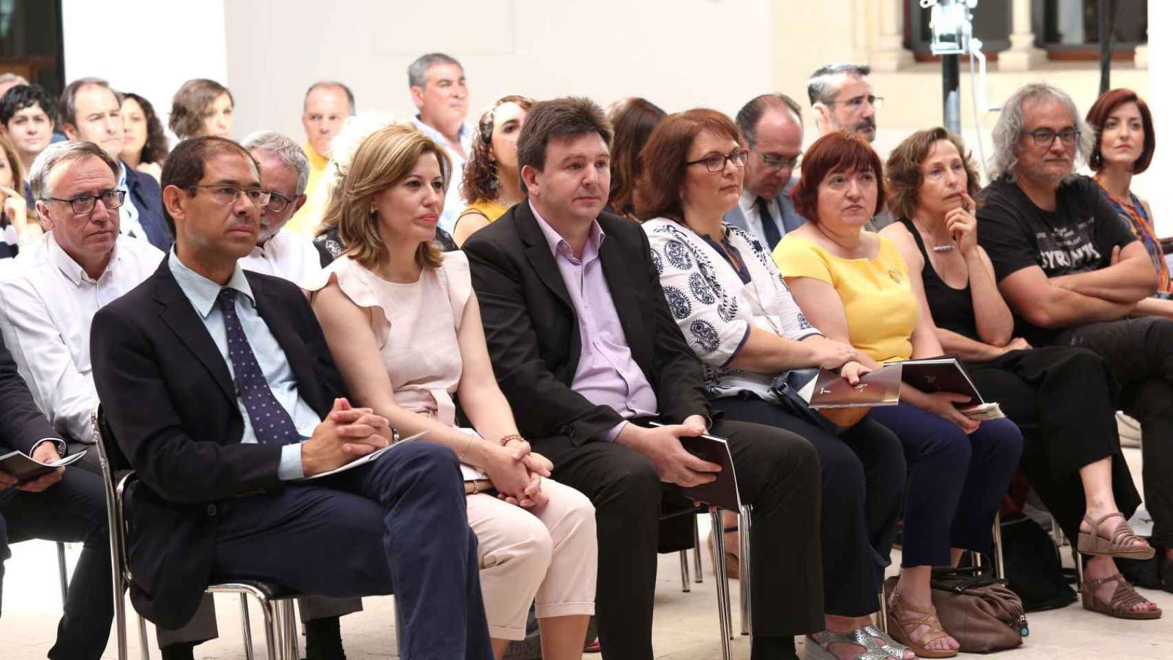 Castilla-La Mancha reconoce el compromiso y el esfuerzo de sus empleados públicos 1
