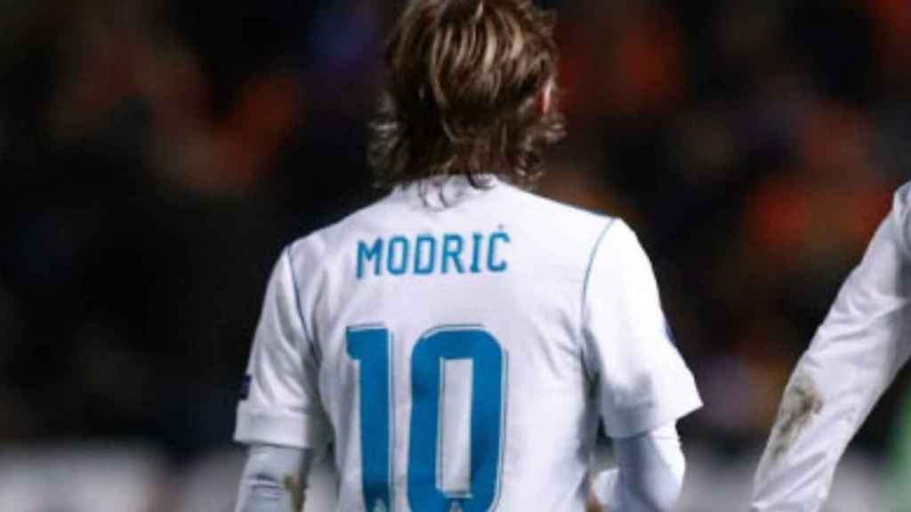 Luka Modric luce el '10' del Real Madrid