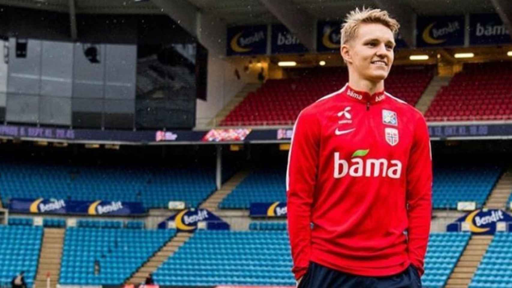 Odegaard posando con la equipación de Noruega. Foto: Instagram (@Odegaard.98).