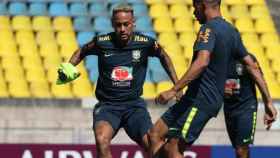 Neymar entrena con Brasil. Foto Twitter (@CBF_Futebol)