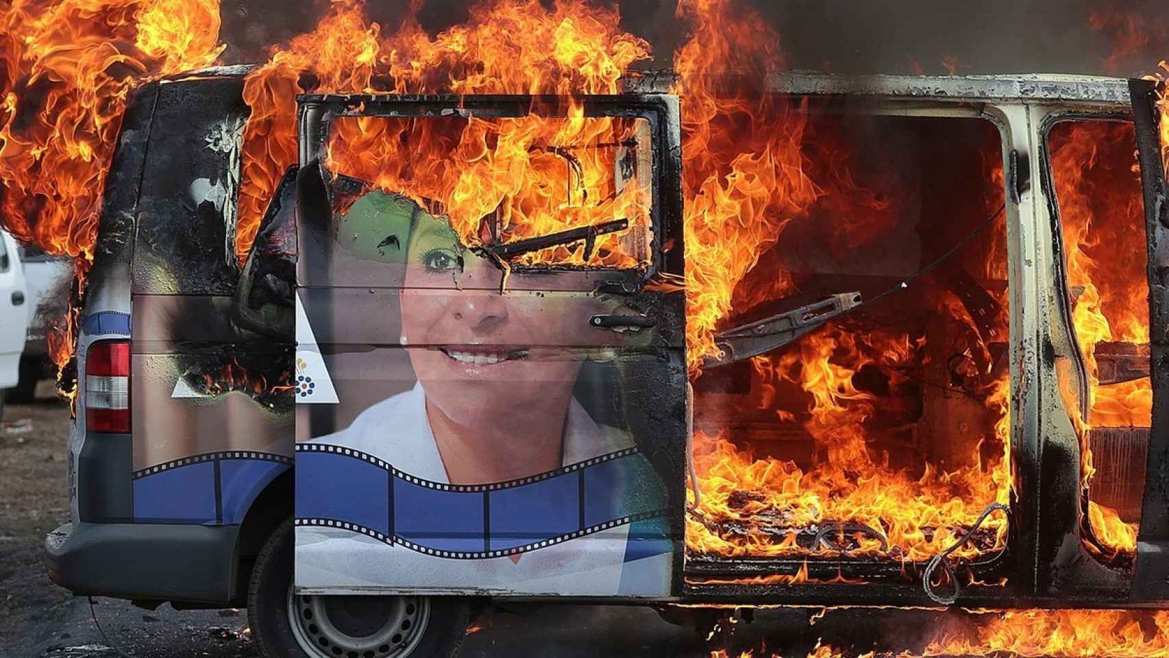 El vehículo de Mireya Gonzalez Sanchez incinerado