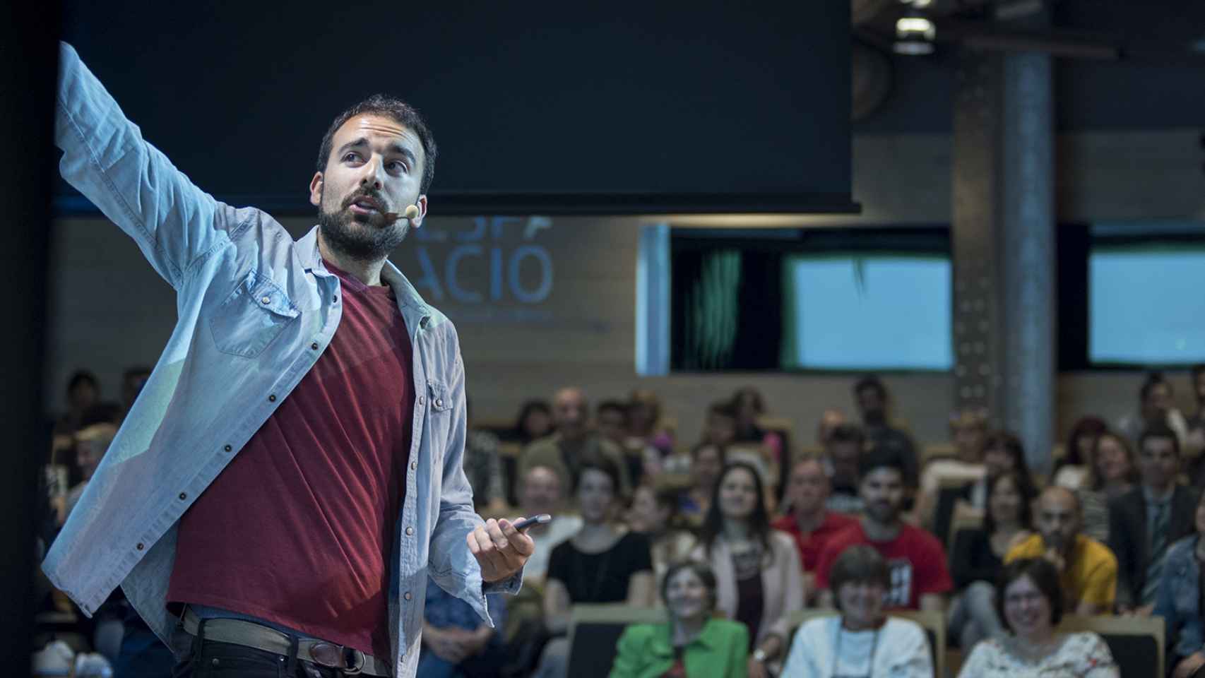 El dietista-nutricionista Aitor Sánchez durante la presentación de su libro en la Fundación Telefónica de Madrid.