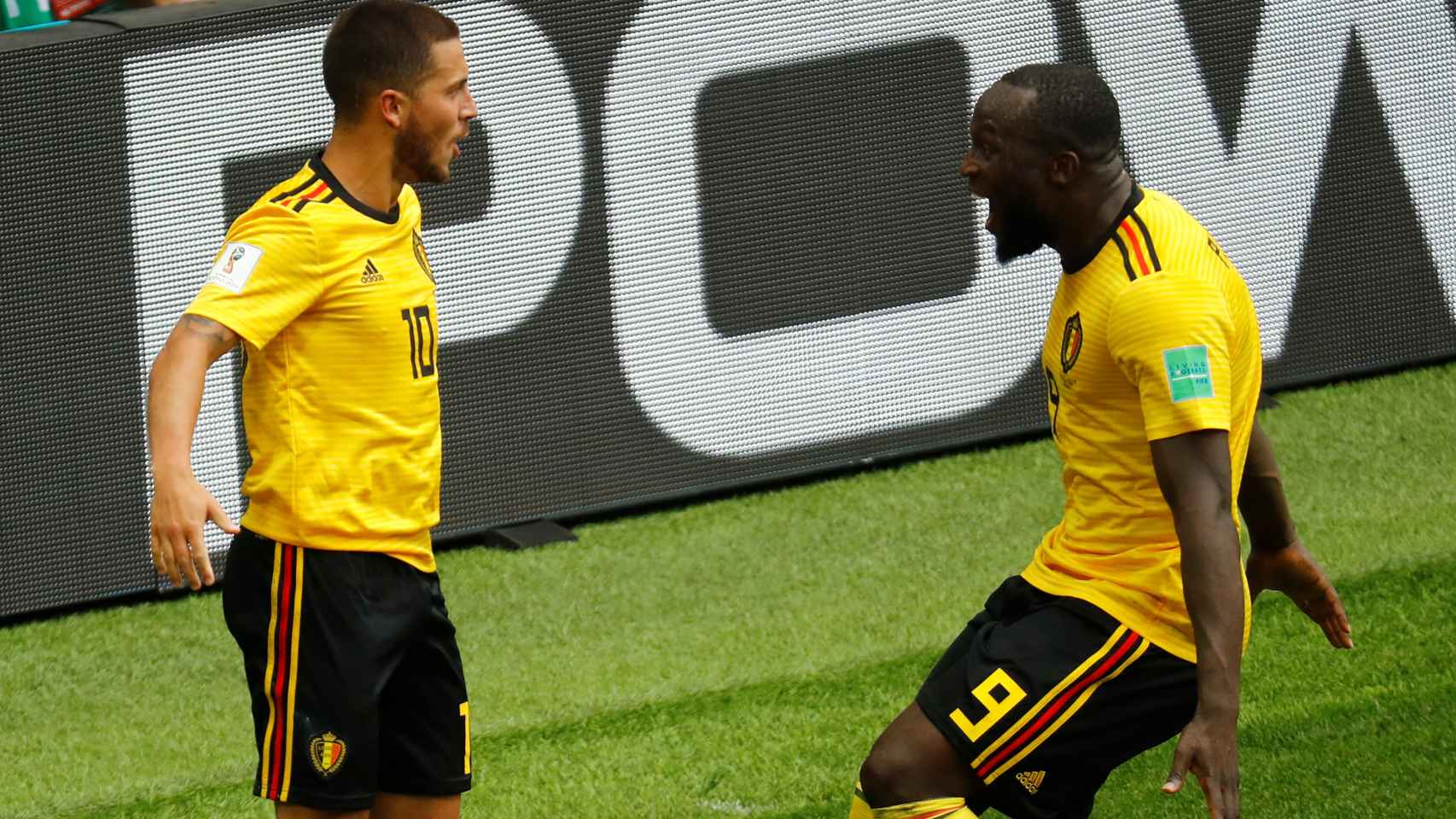 Lukaku y Hazard celebran un gol de Bélgica ante Túnez.