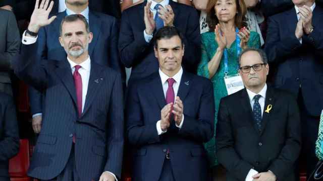 Torra y Pedro Sánchez junto al Rey en la inauguración de los Juegos Mediterráneos.