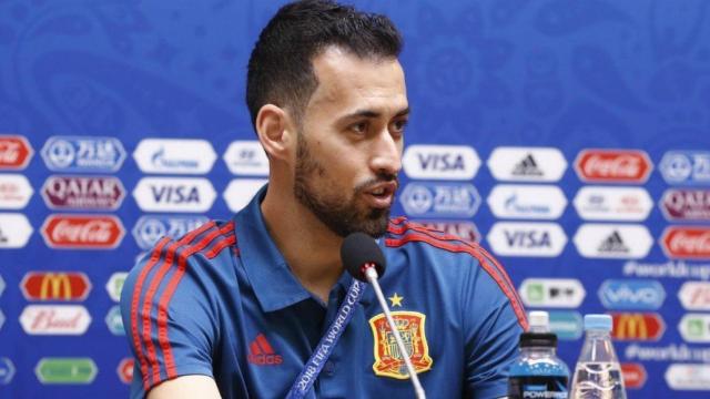 Busquets, en rueda de prensa. Foto Twitter (@SeFutbol)