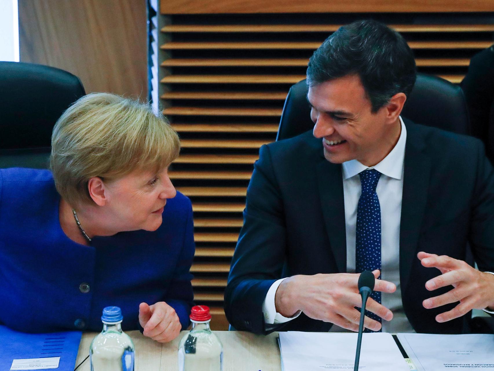 Sánchez y Merkel  han exhibido una gran sintonía en su primer encuentro en Bruselas