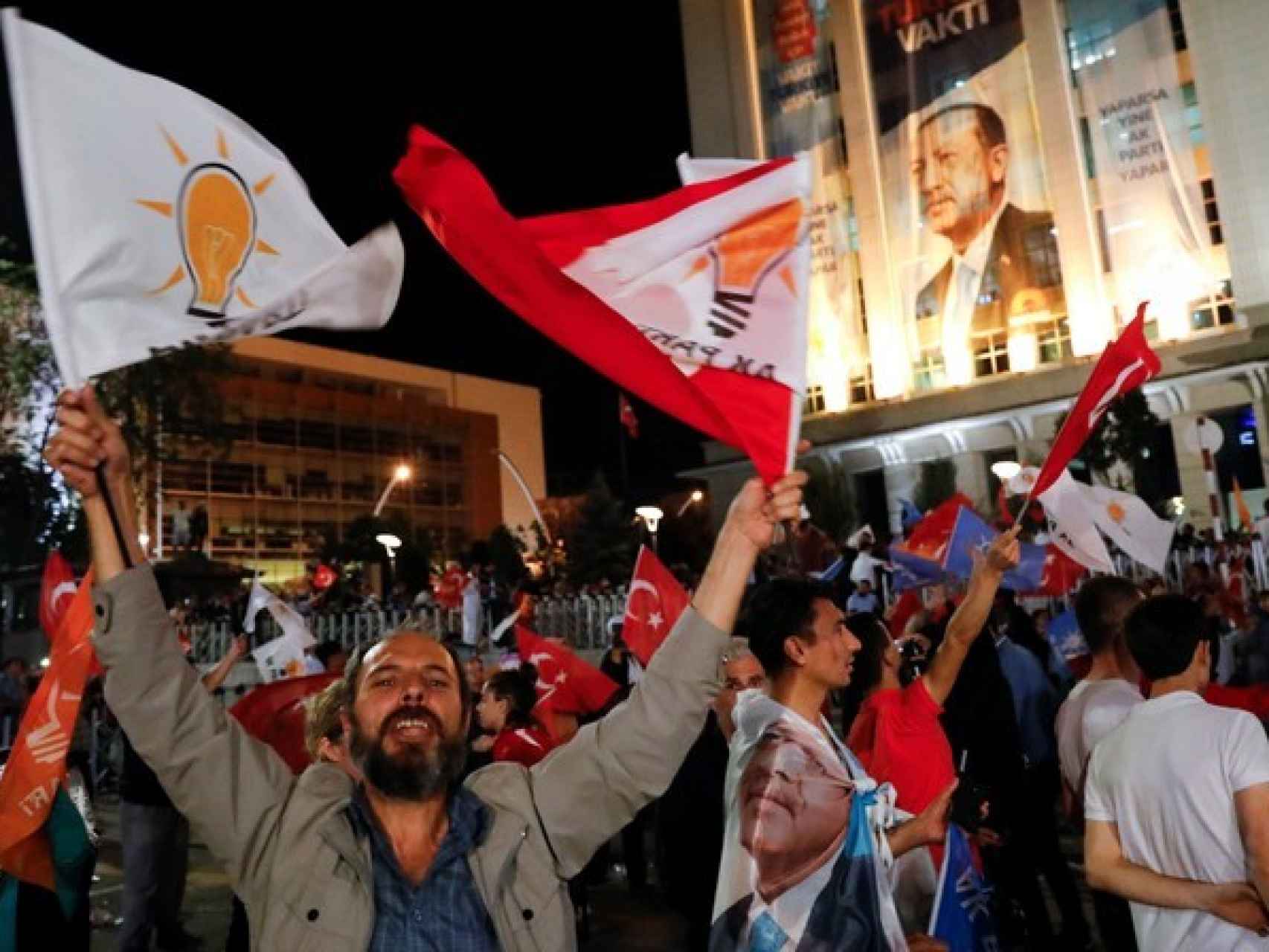 Votantes de Erdogan celebran su victoria, el pasado domingo.