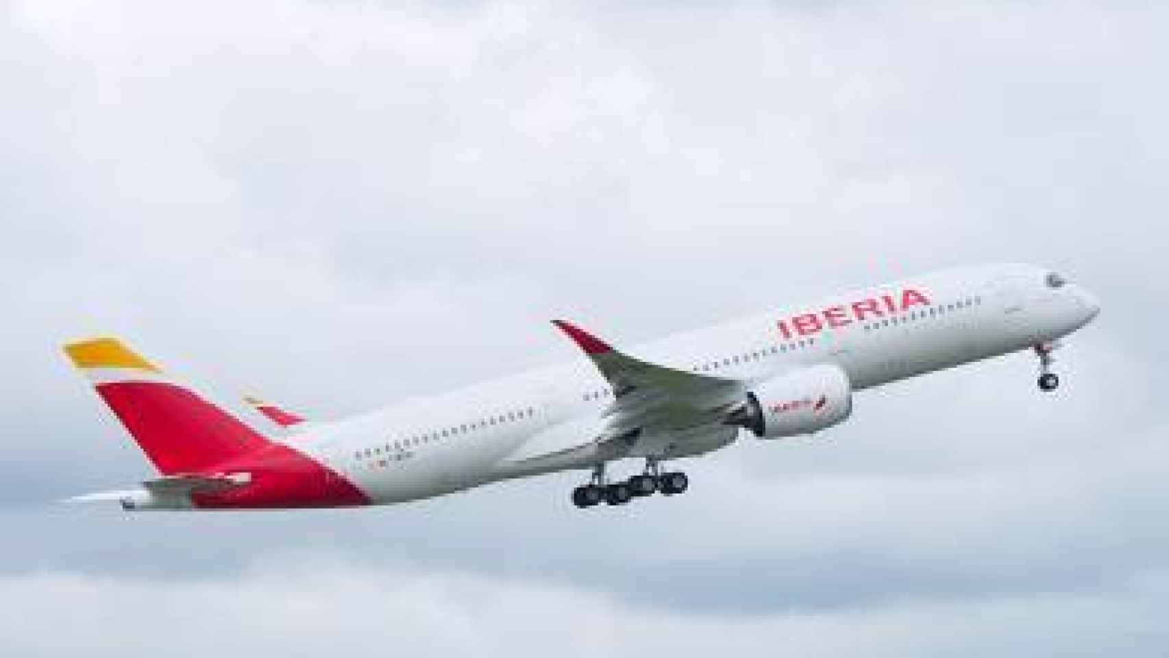 Imagen del nuevo A350-900 de Iberia.