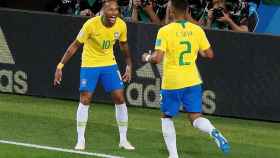 Neymar y Thiago Silva en el Serbia - Brasil.