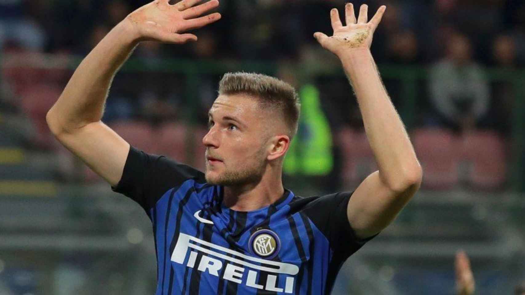 Skriniar celebra un gol con el Inter
