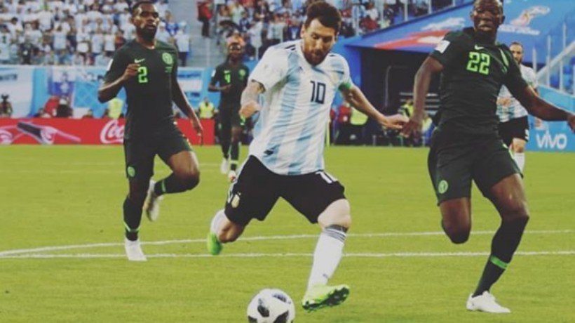 Messi chuta en el partido contra NigeriaFoto: Instagram (@afaseleccion)