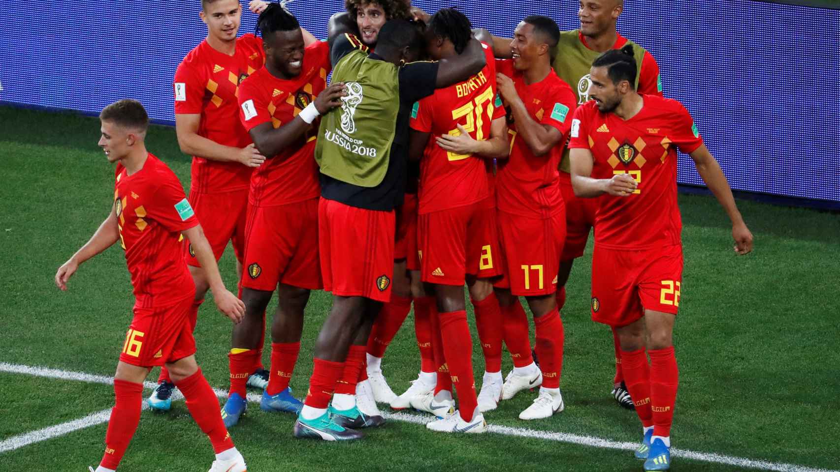 Bélgica celebra el gol de Januzaj.