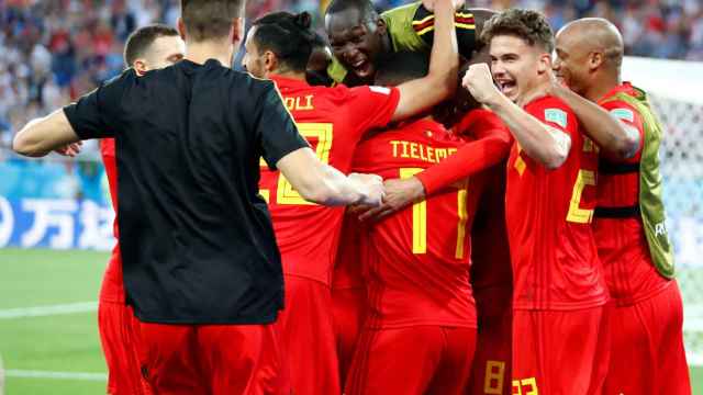 Los jugadores de Bélgica celebran su gol ante Inglaterra.