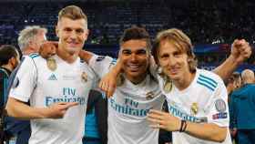 Casemiro junto a Modric y Kroos tras ganar La Decimotercera