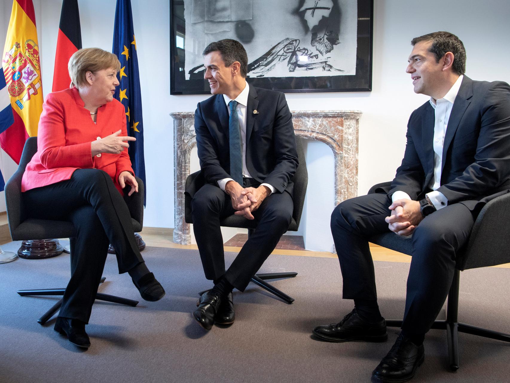Sánchez ha mantenido una reunión  trilateral con Merkel y Tsipras