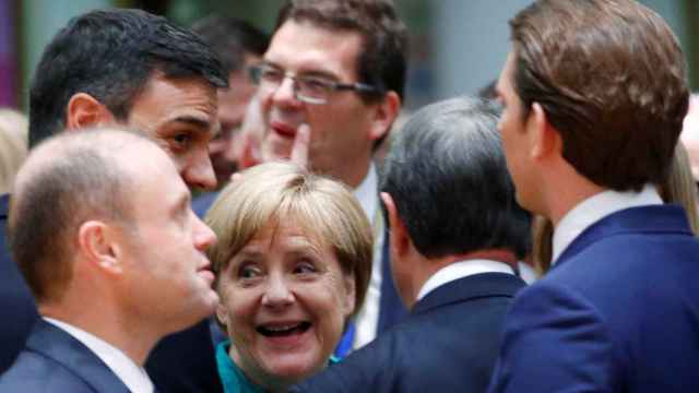 Merkel y Sánchez, durante la cumbre de la UE.