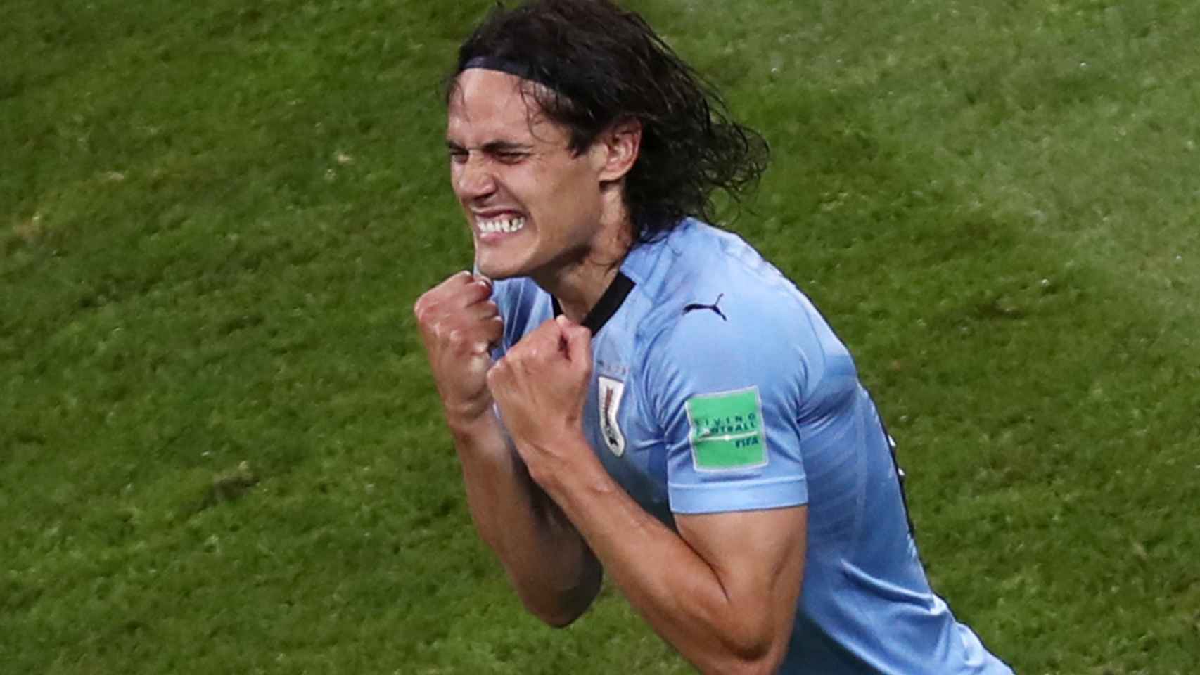 Cavani celebra su gol con Uruguay.