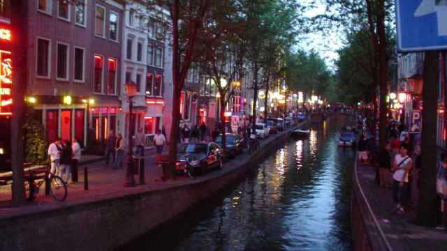 Ámsterdam es uno de los destinos que recomienda evitar la guía.