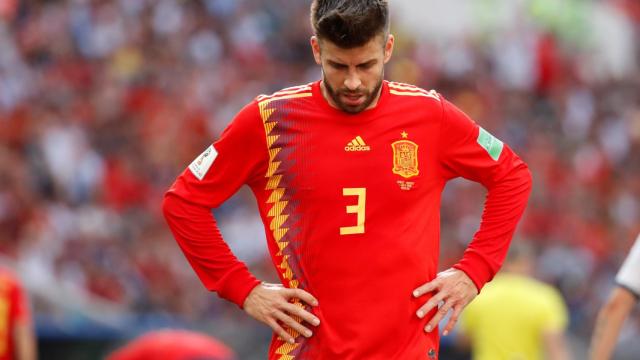 Gerard Piqué, cabizbajo, en el partido de España ante Rusia.