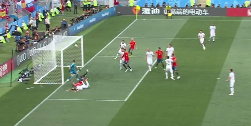 Ramos puso la furia de España: su gol a medias con Ignasevich
