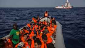 Rescate de inmigrantes por parte del barco 'Open Arms', en las costas de Libia.