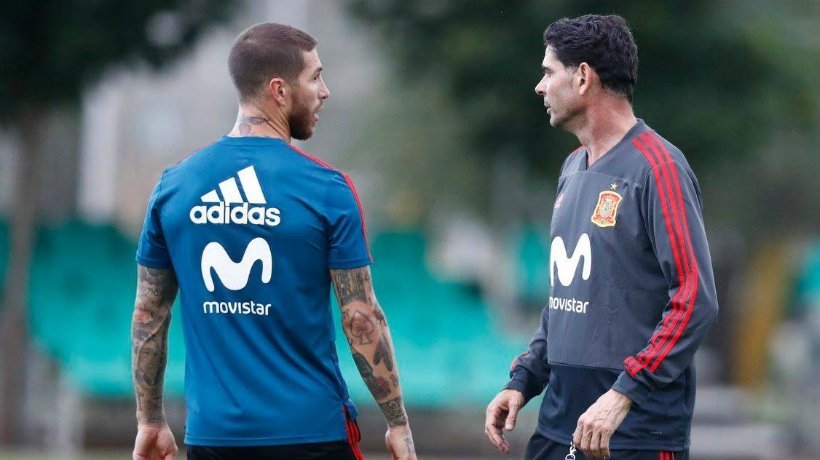 Hierro junto a Ramos en un entrenamiento de España. Foto: Facebook (@sefútbol).