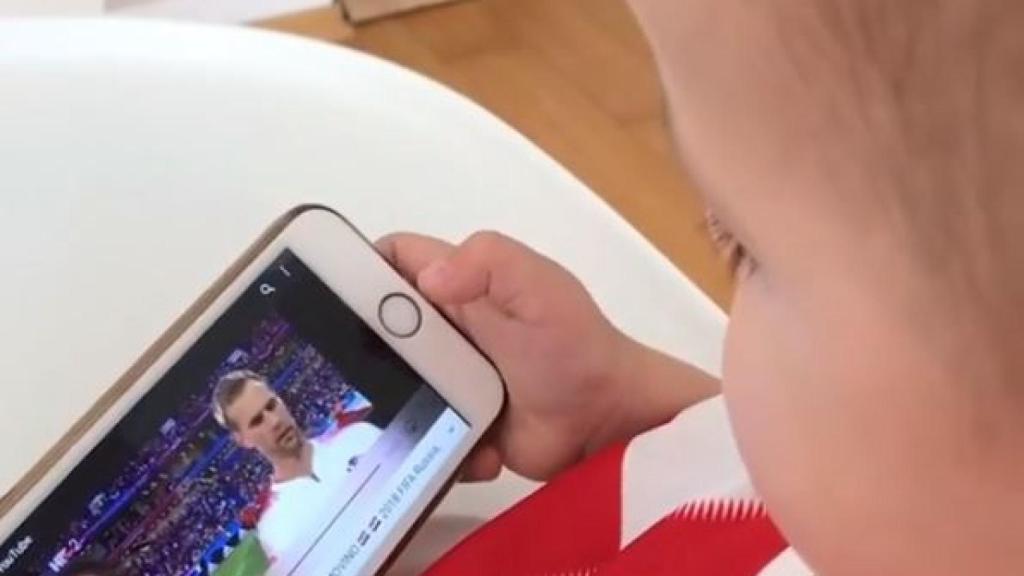 El bebé de Lovren en pleno recitado del once inicial croata.