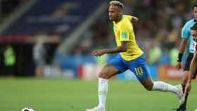 Neymar jugando con Brasil