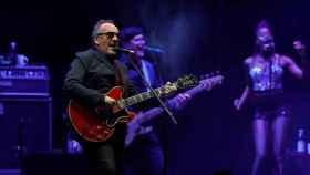 Elvis Costello cancela su gira debido a operación por un cáncer agresivo.