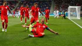 Inglaterra celebra uno de sus goles ante Túnez. Foto: Twitter (@England)