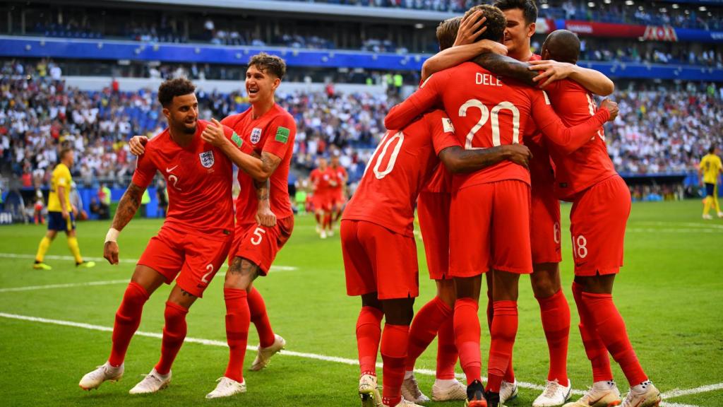 Inglaterra celebra el gol de Dele Alli.