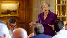 Theresa May, reunida con su gabinete, expone su plan para el 'Brexit'