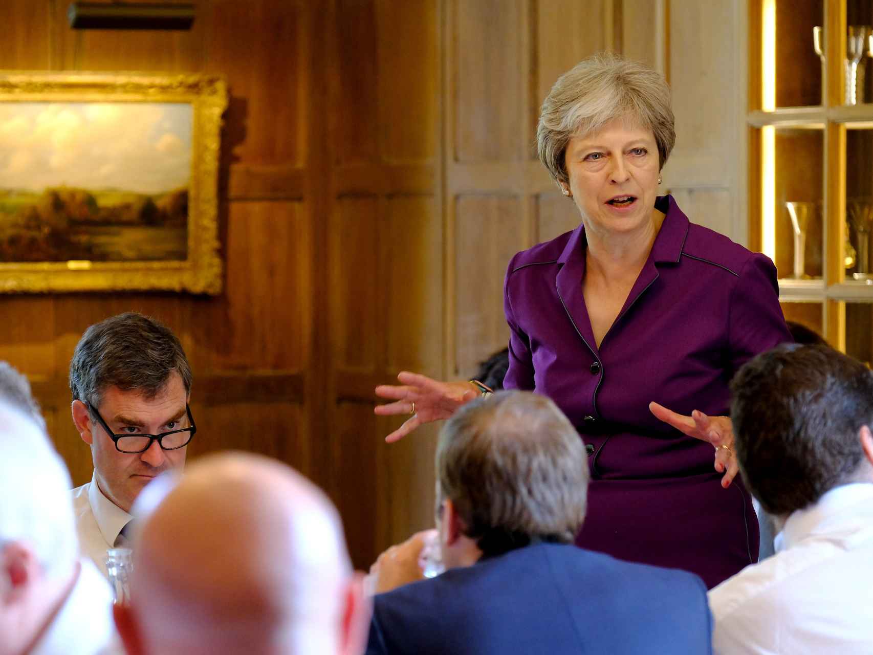 Theresa May, reunida con su gabinete, expone su plan para el 'Brexit'