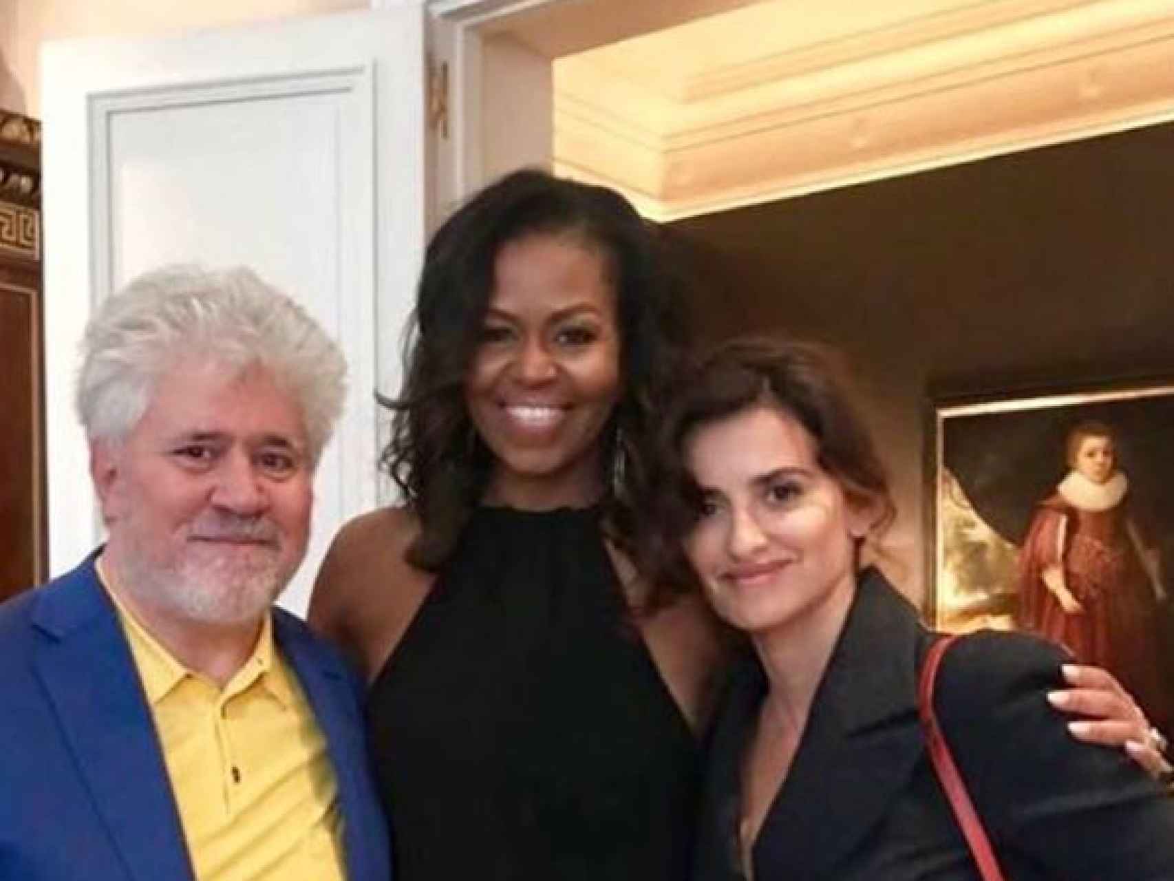 Almodóvar, Michelle Obama y Penélope Cruz. Fotografía extraída del Instagram de la actriz.