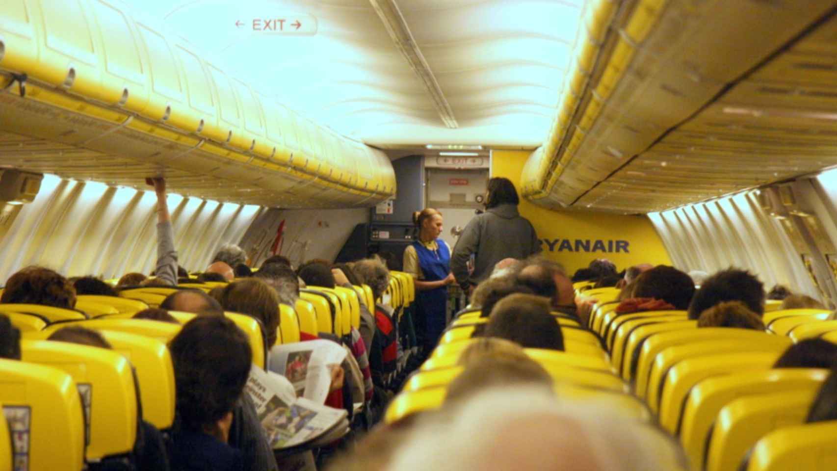 Imagen de una cabina de un avión de Ryanair.
