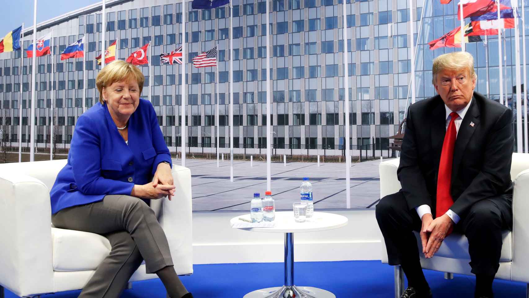 Trump se ha reunido con Merkel tras arremeter contra Alemania