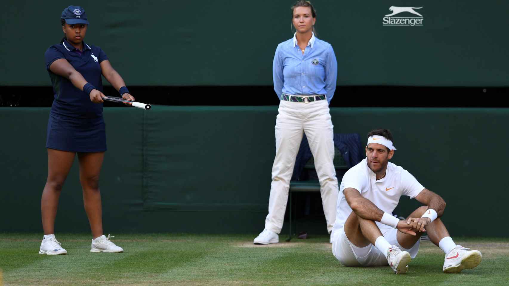 Del Potro, tras caerse en el partido de cuartos de Wimbledon.