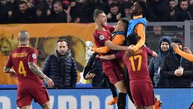 La Roma celebra el pase a cuartos de la Champions. Foto: Twitter (@cengizunder)