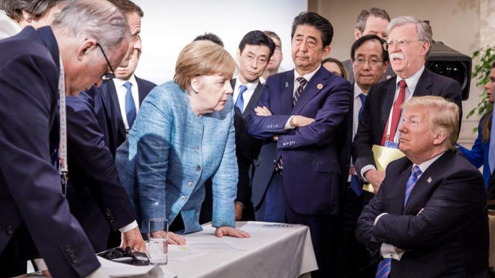 Donald Trump rodeado de los líderes del G7